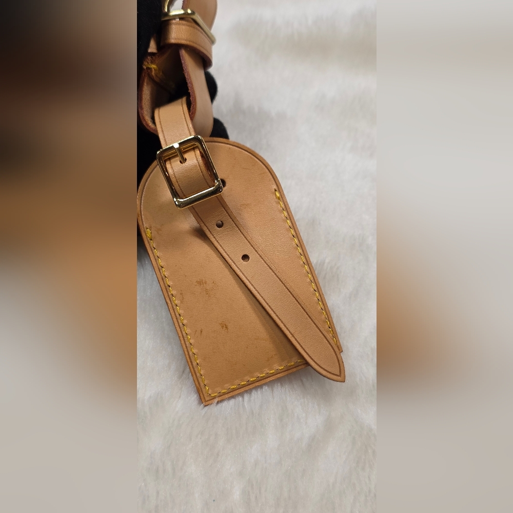 AUTHENTIC LV NAMETAG & POIGNET SET - Picture 14 of 15